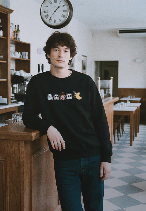 SWEATSHIRT