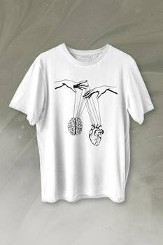 Asılan Kalp Ve Beyin Aşk Akıl Mantık Minimal Baskılı Tişört Unisex T-shirt - 1