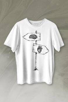 Asılan Kalp Ve Beyin Aşk Akıl Mantık Ters Yön Baskılı Tişört Unisex T-shirt - 1