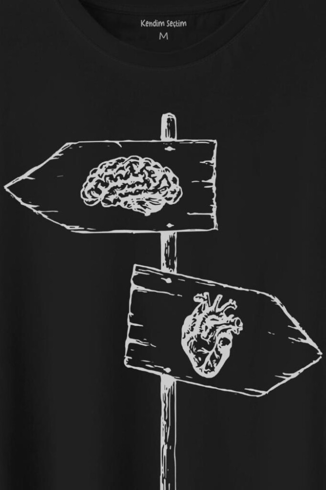 Asılan Kalp Ve Beyin Aşk Akıl Mantık Ters Yön Baskılı Tişört Unisex T-Shirt (1)