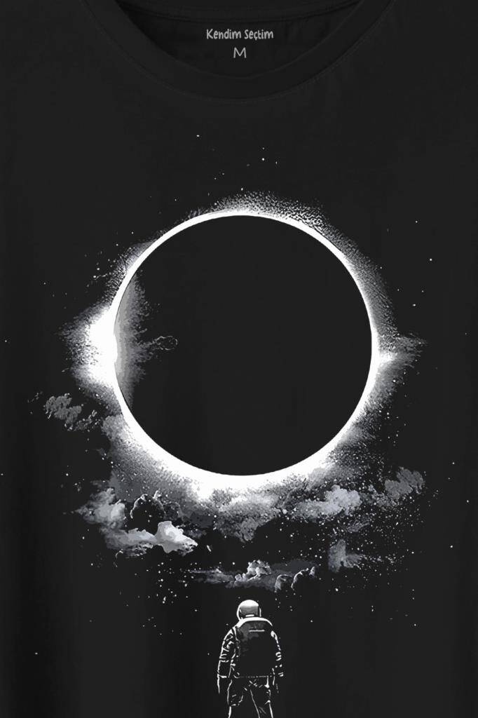 Ay Üzerinde Kara Delik Dünyaya Abkan Astronot Cosmos Baskılı Tişört Unisex T-Shirt - 2