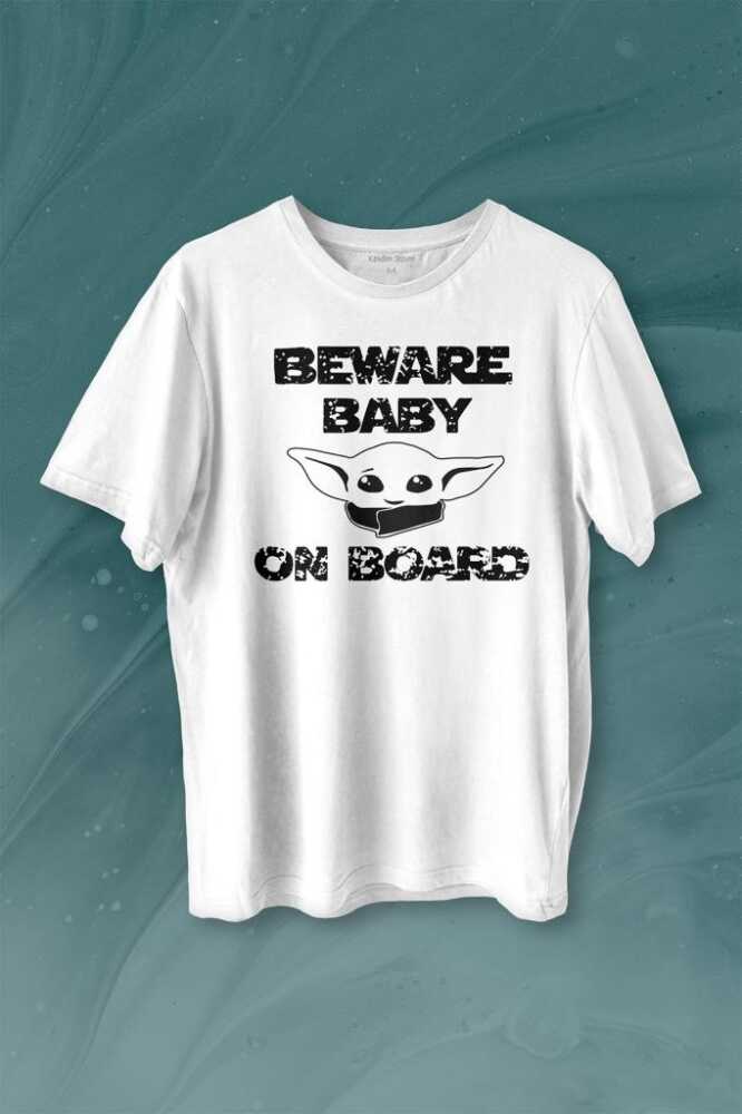 Baby Yoda Star Wars Mandalorian Beware Baby On board Baskılı Tişört Unisex T-shirt - 1