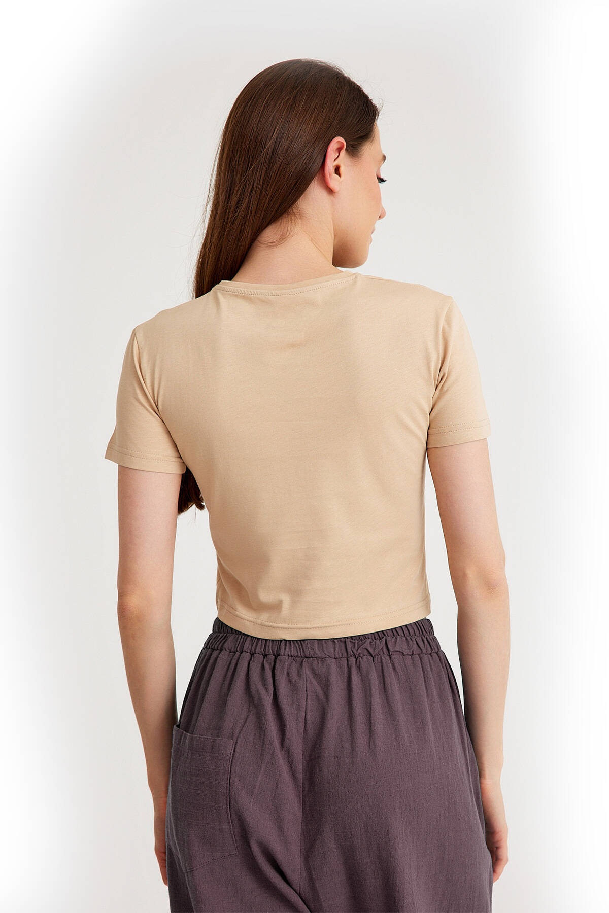 Kadın Bej Bisiklet Yaka Crop Tshirt Baby Tee - 2