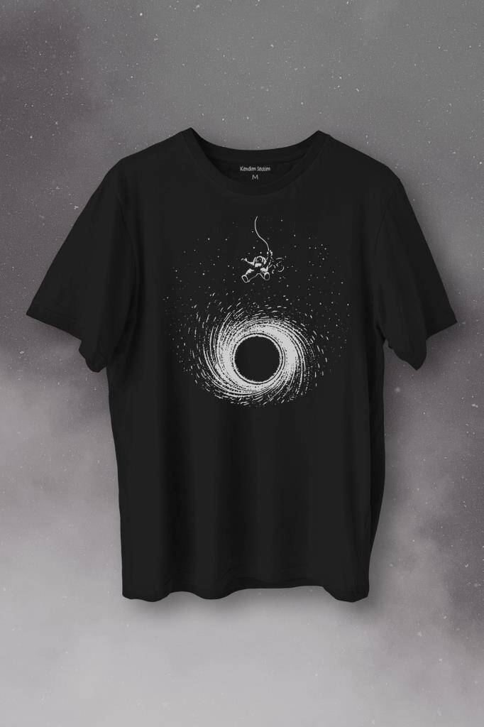 Kara Delik Üstünde SAlinan Astronot Uzay Karadelik Baskılı Tişört Unisex T-Shirt - 1