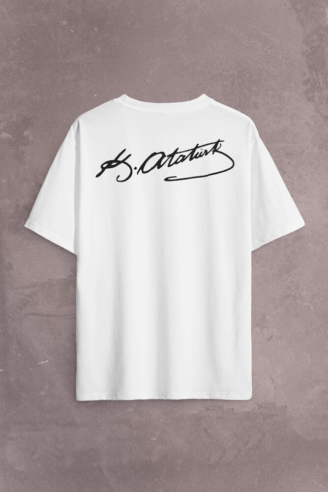 Oversize Beyaz Tişört Mustafa Kemal Atatürk İmzası İmza 10 Kasım Sırt Ön Baskılı Unisex T-Shirt (1)