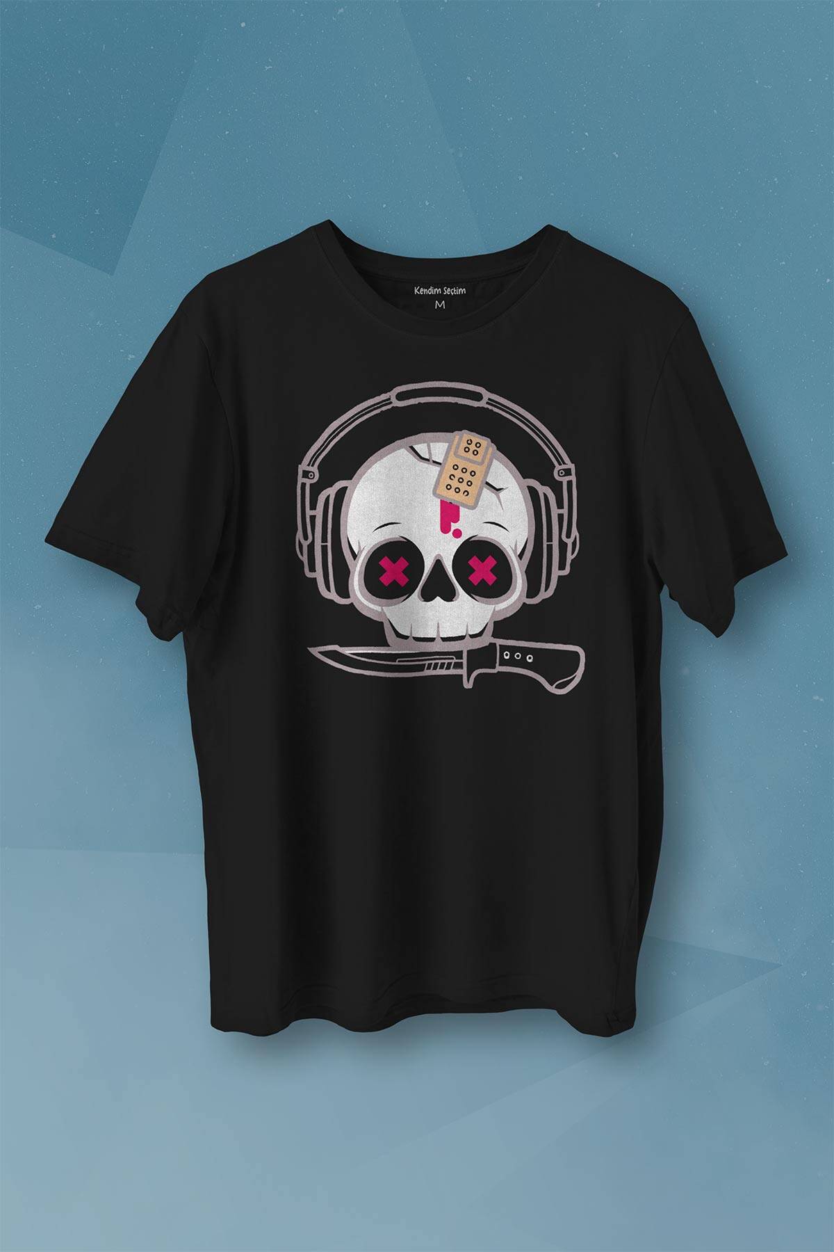 Müzik Dinleyen Kuru Kafa Kulaklık Bıçak Yara Bandı Skull Baskılı Tişört Unisex T-shirt - 1