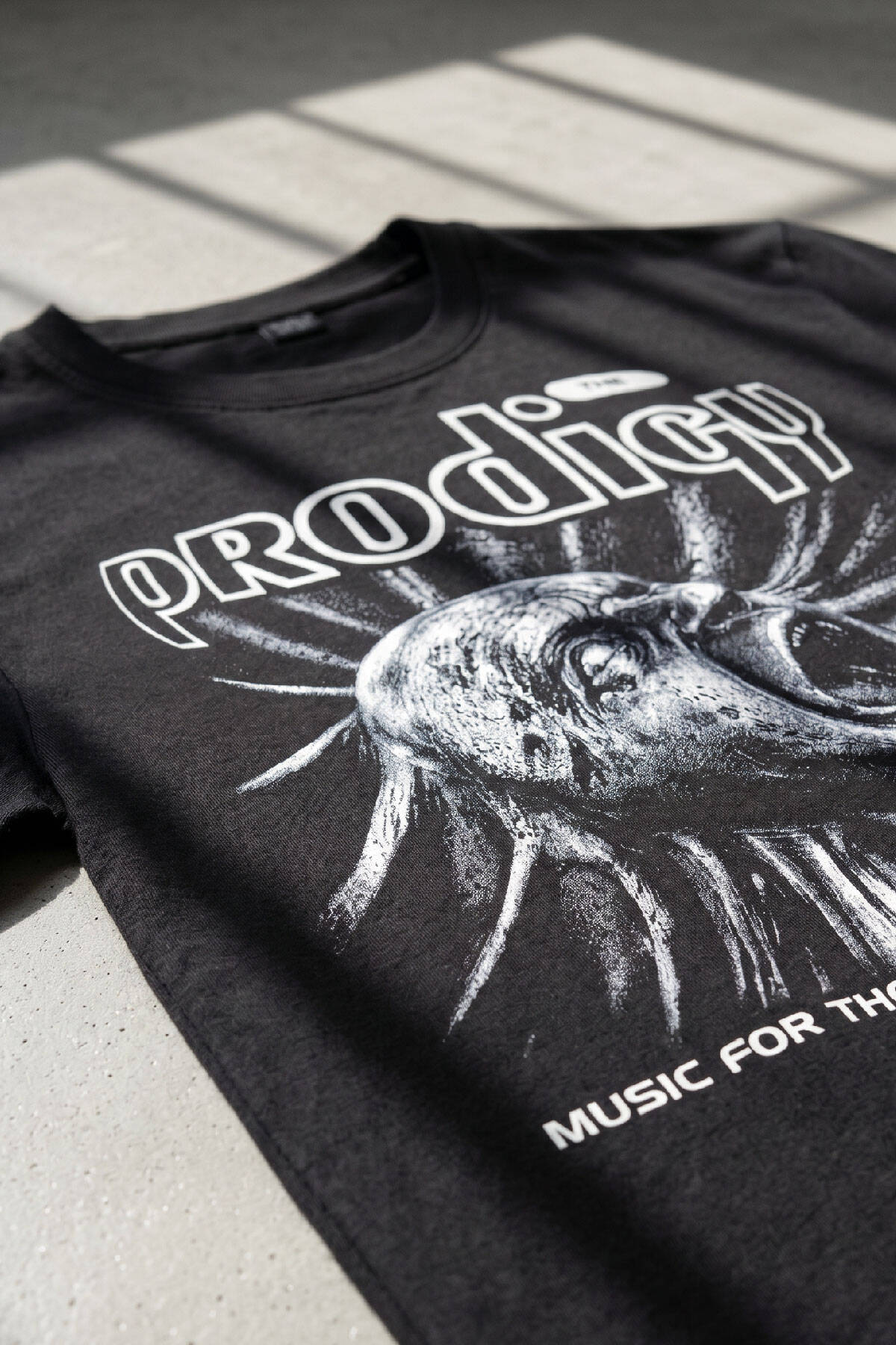 Siyah Tişört The Prodigy Electronic Punk Rave Techno Music EDM Basklı Unisex Regular (1)