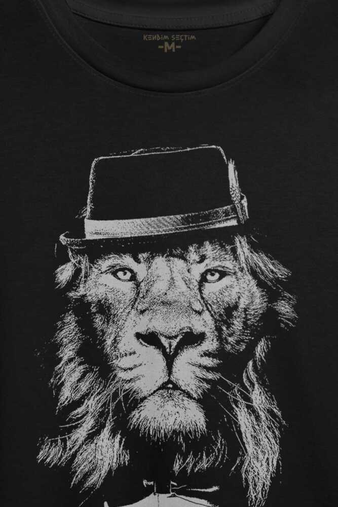 Suit Up Takım Elbiseli Aslan Modern Kıravat Arslan Baskılı Tişört Unisex T-shirt (1)