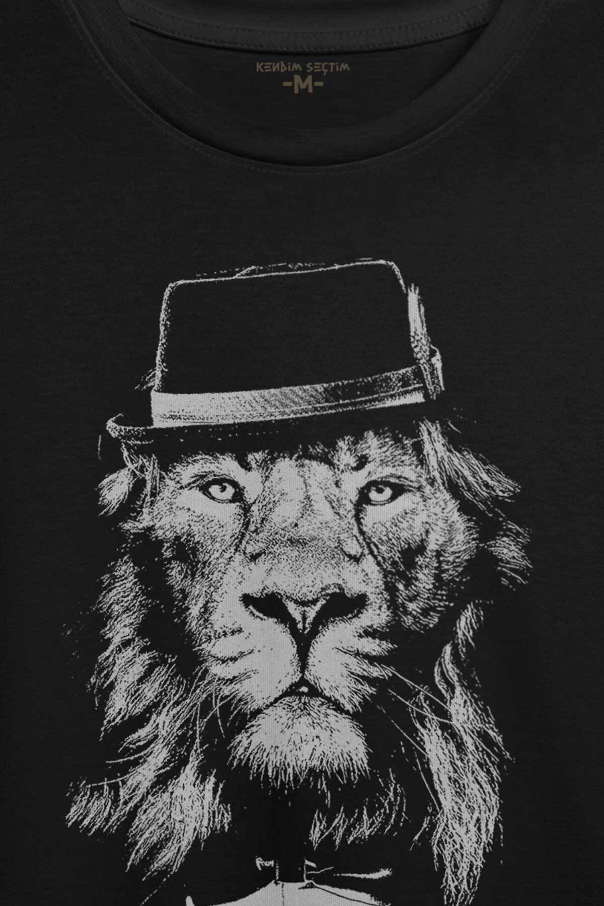 Suit Up Takım Elbiseli Aslan Modern Kıravat Arslan Baskılı Tişört Unisex T-shirt (1)