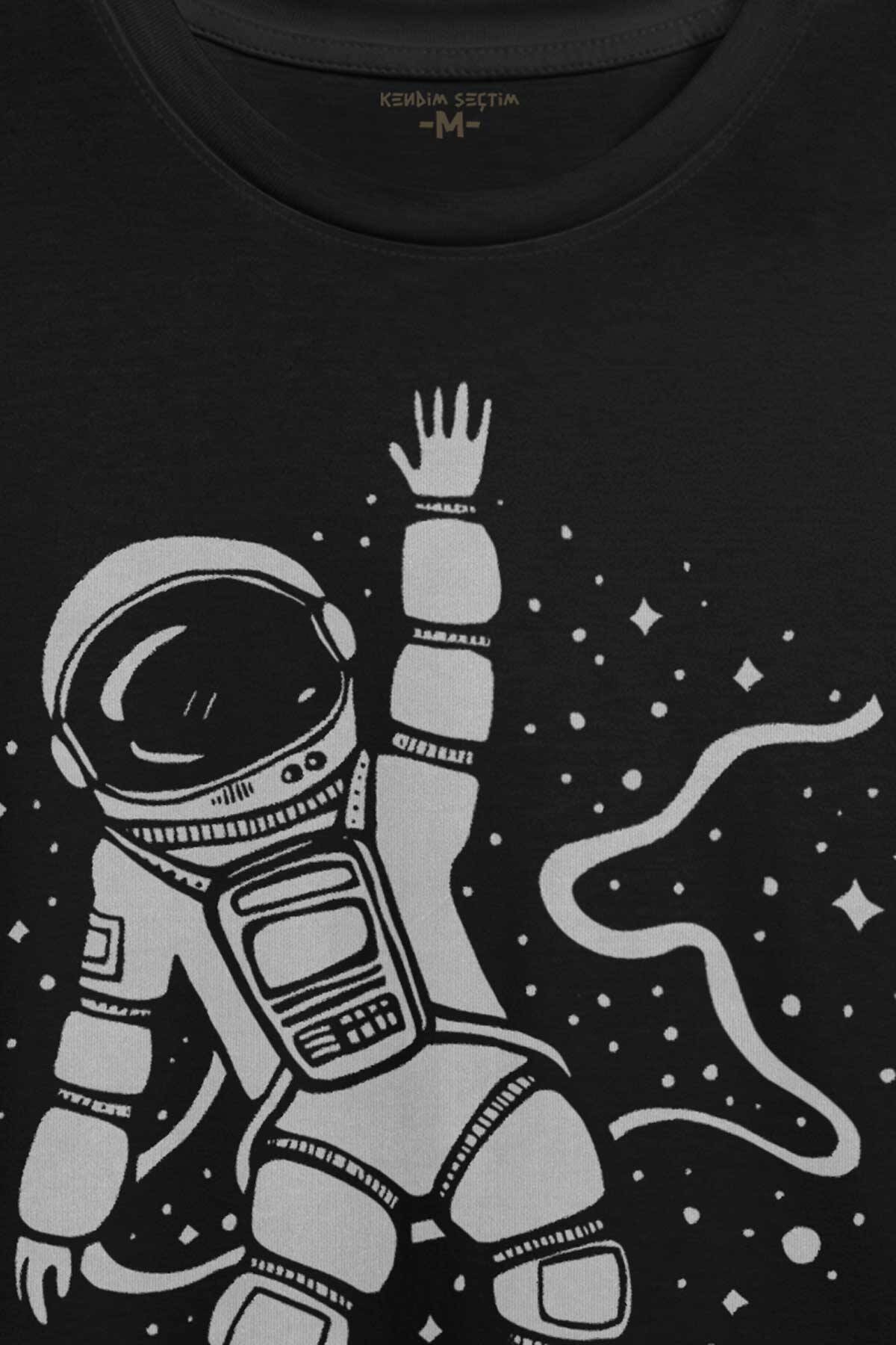 Uzayda El Sallayan Astronot Cosmos Baskılı Tişört Unisex T-shirt (1)
