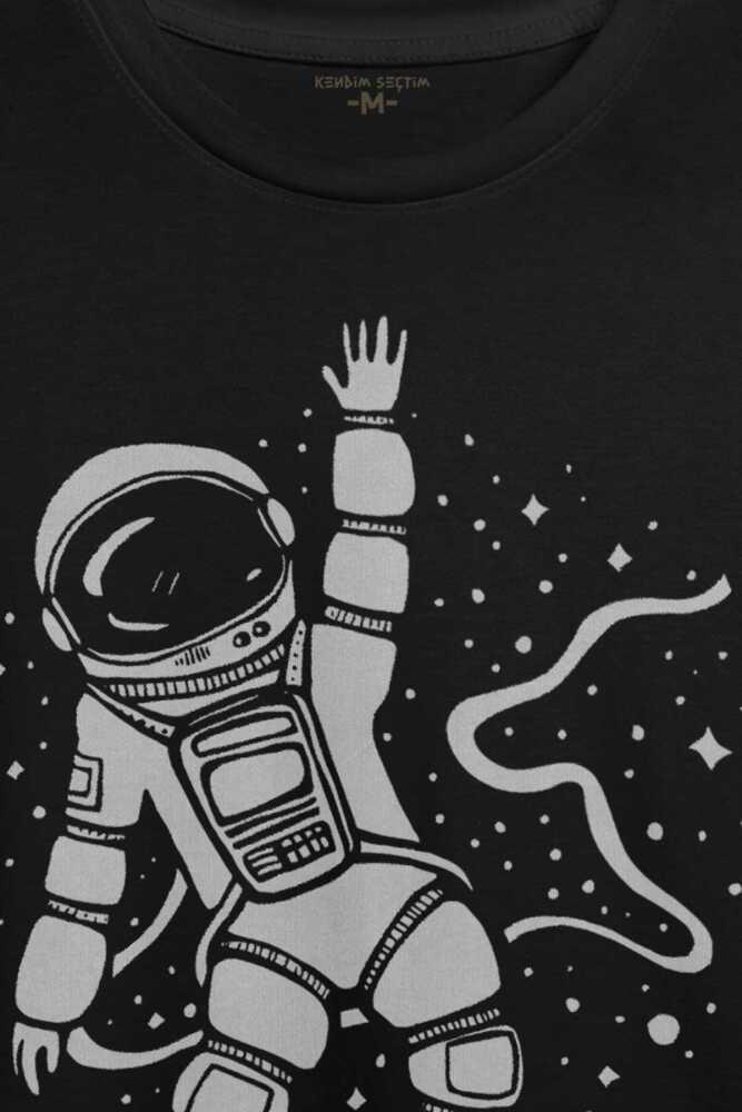 Uzayda El Sallayan Astronot Cosmos Baskılı Tişört Unisex T-shirt (1)