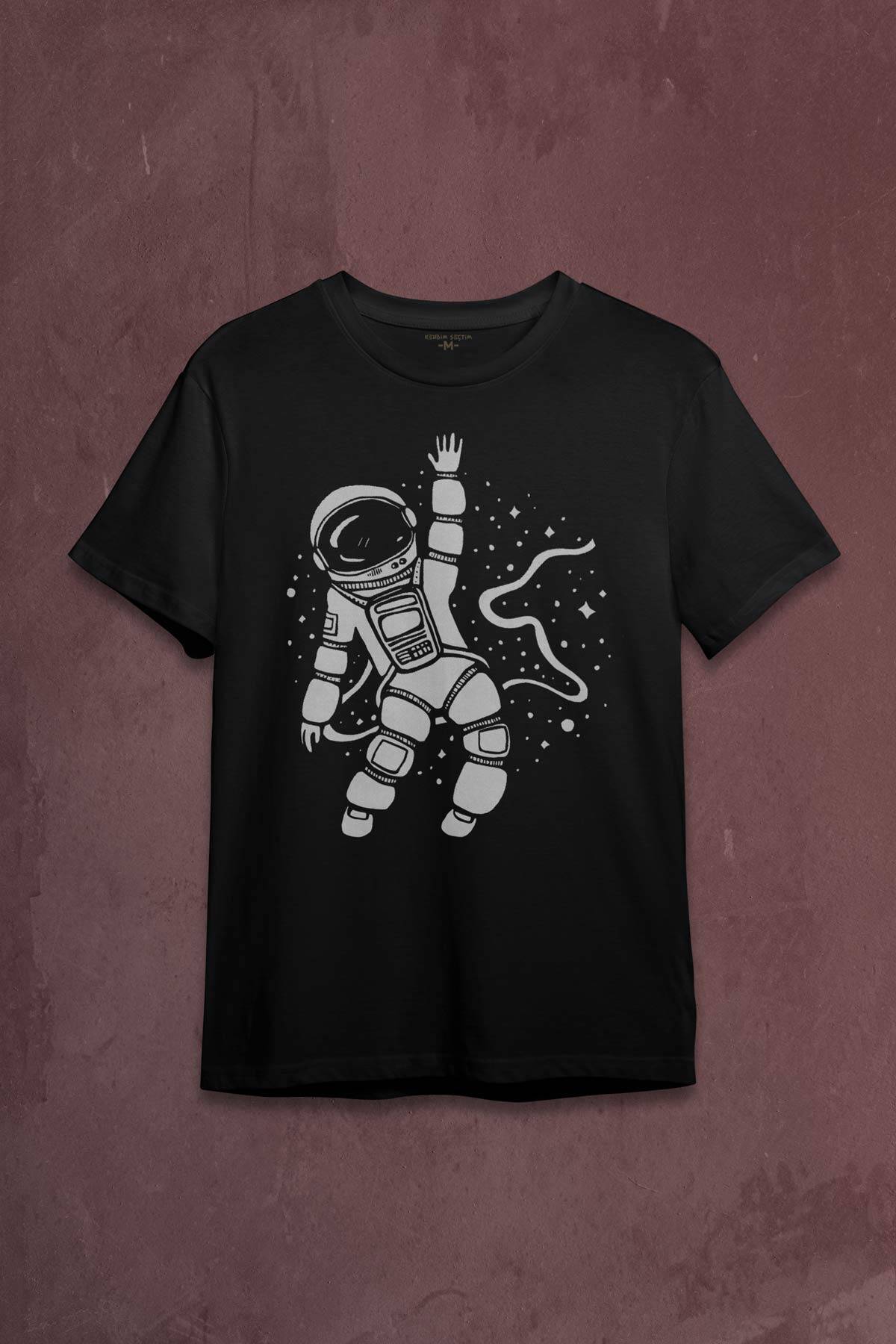 Uzayda El Sallayan Astronot Cosmos Baskılı Tişört Unisex T-shirt - 1