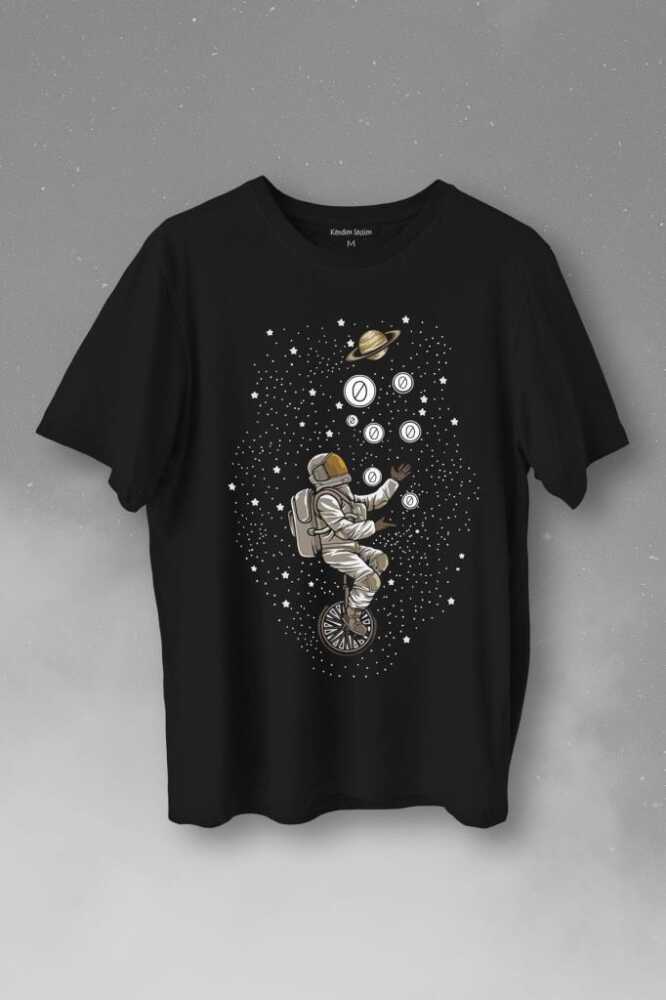 Uzayda Jonglör Astronot Top Çeviren Hokkabaz Cosmos Baskılı Tişört Unisex T-Shirt - 1
