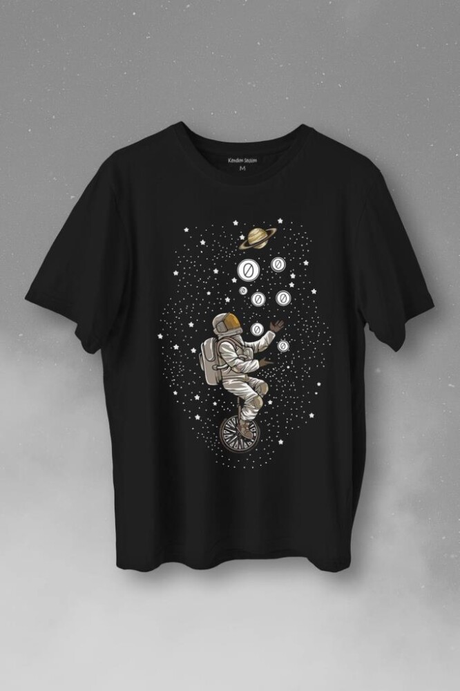 Uzayda Jonglör Astronot Top Çeviren Hokkabaz Cosmos Baskılı Tişört Unisex T-Shirt - 1