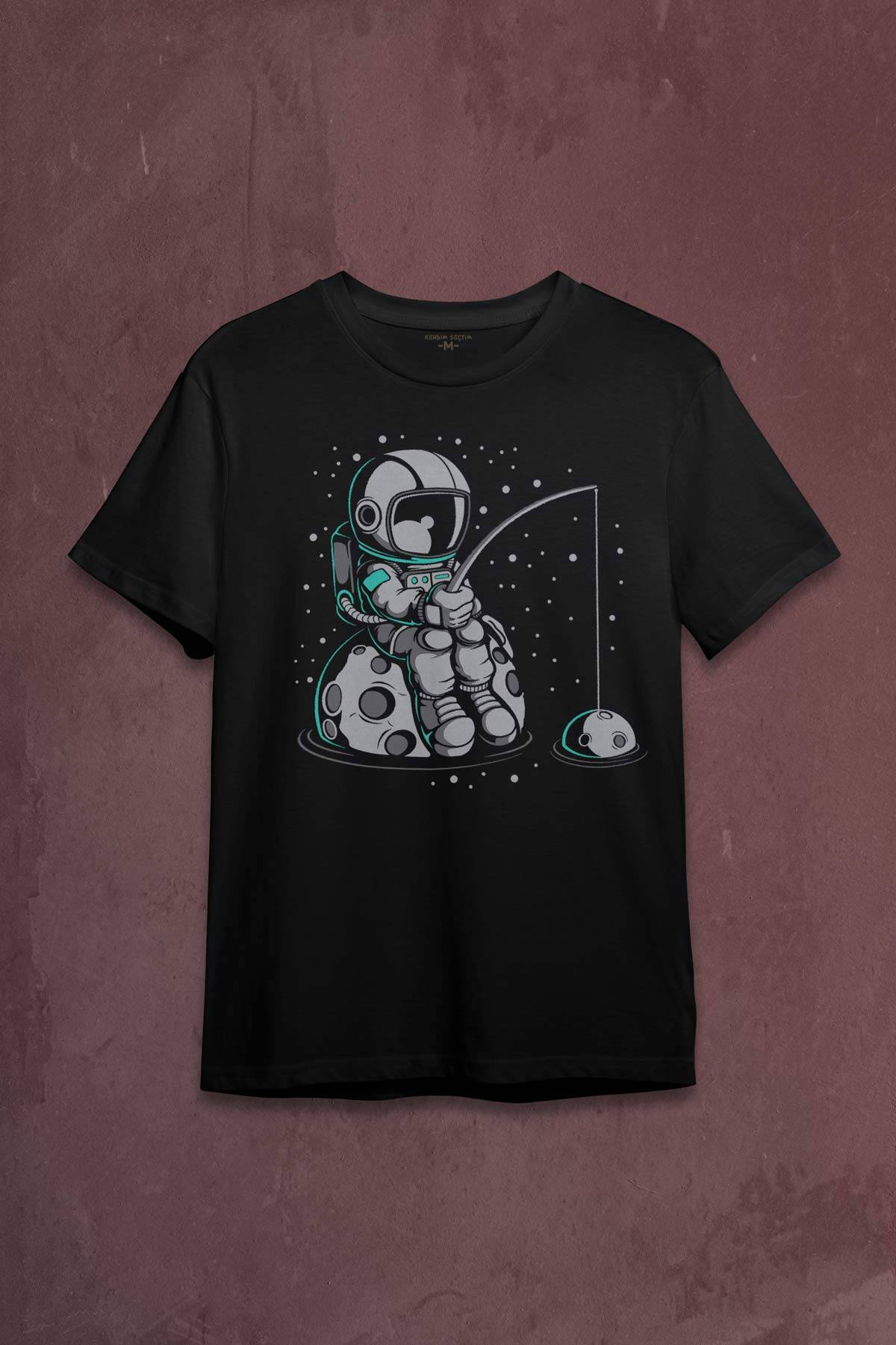 Uzayda Olta Atan Astronot Cosmos Uzay Gezegen Baskılı Tişört Unisex T-shirt - 1