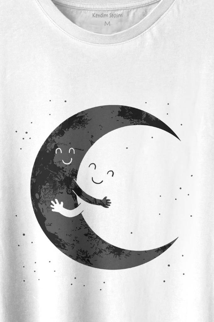 Uzayda Sarılan Ay Aşık Smile Cosmos Gülümsemesi Baskılı Tişört Unisex T-shirt (1)