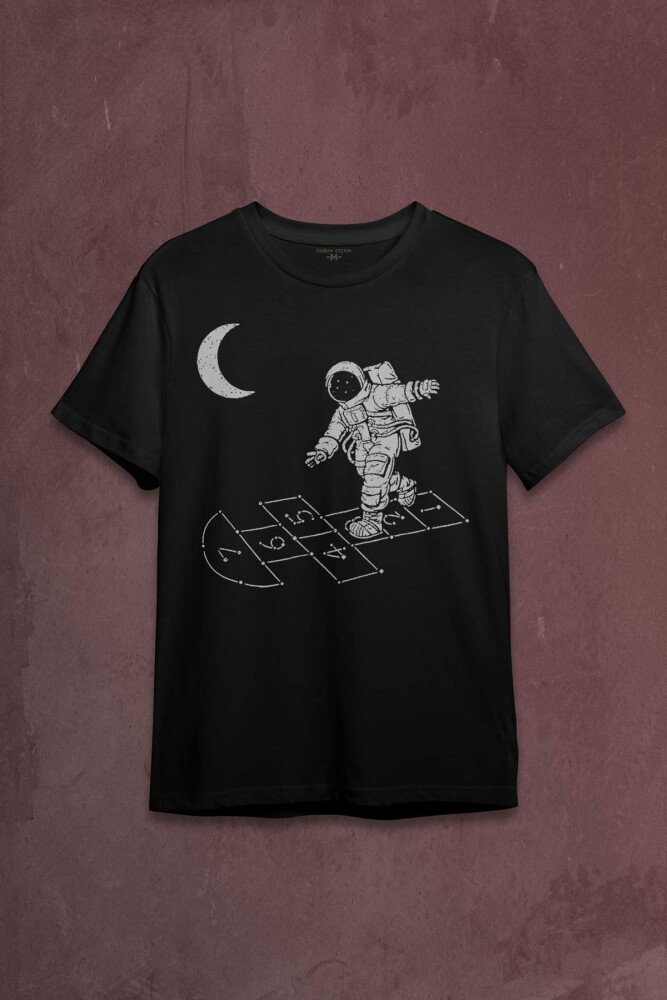 Uzayda Sek Sek Oyun Seksek Astronot Cosmos Baskılı Tişört Unisex T-shirt - KENDİM SEÇTİM